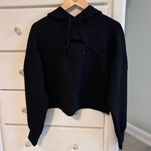 EUC lululemon Get Centered Crop Hopdie in BLK SZ 6